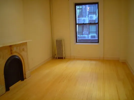 Rented by Chartwell Manhattan Realty | media 35