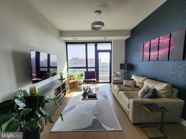 1650 Silver Hill Dr #1608, McLean, VA 22102