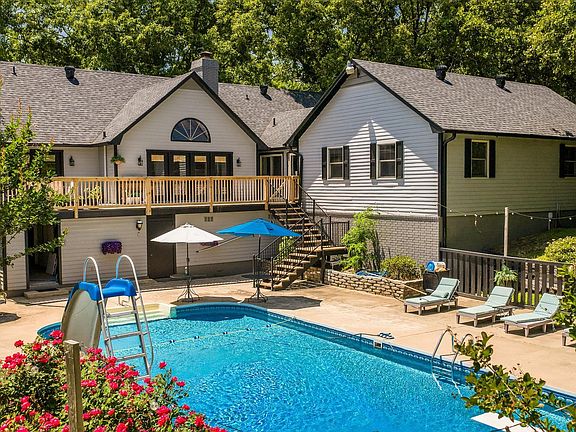 5th image of 6 Springhill Dr W
