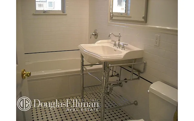 Rented by Douglas Elliman | media 77