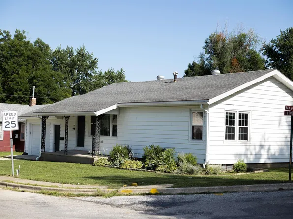 725 W Fayette St, Pittsfield, IL 62363