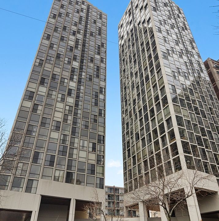 1st image of 345 W Fullerton Pkwy APT 2107
