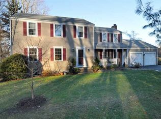48 N Lake Dr, Barrington, RI 02806