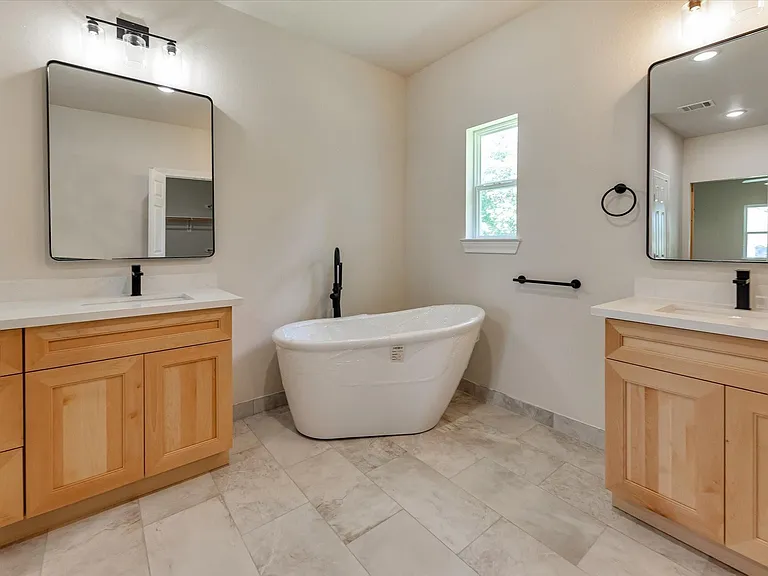 153 Bending Oaks Ln — Photo 16