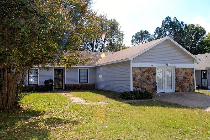 1st image of 4527 Villawood Dr