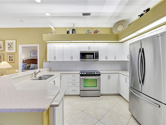 3rd image of 13690 Southampton DR