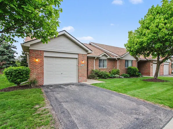 46122 Reedgrass Ln, Belleville, MI 48111