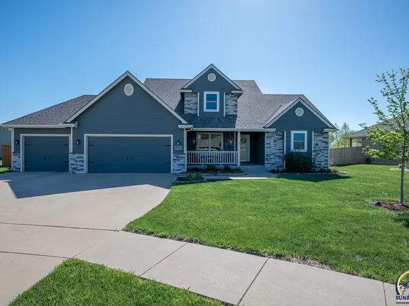 2232 SE Aspen Ct, Topeka, KS 66605