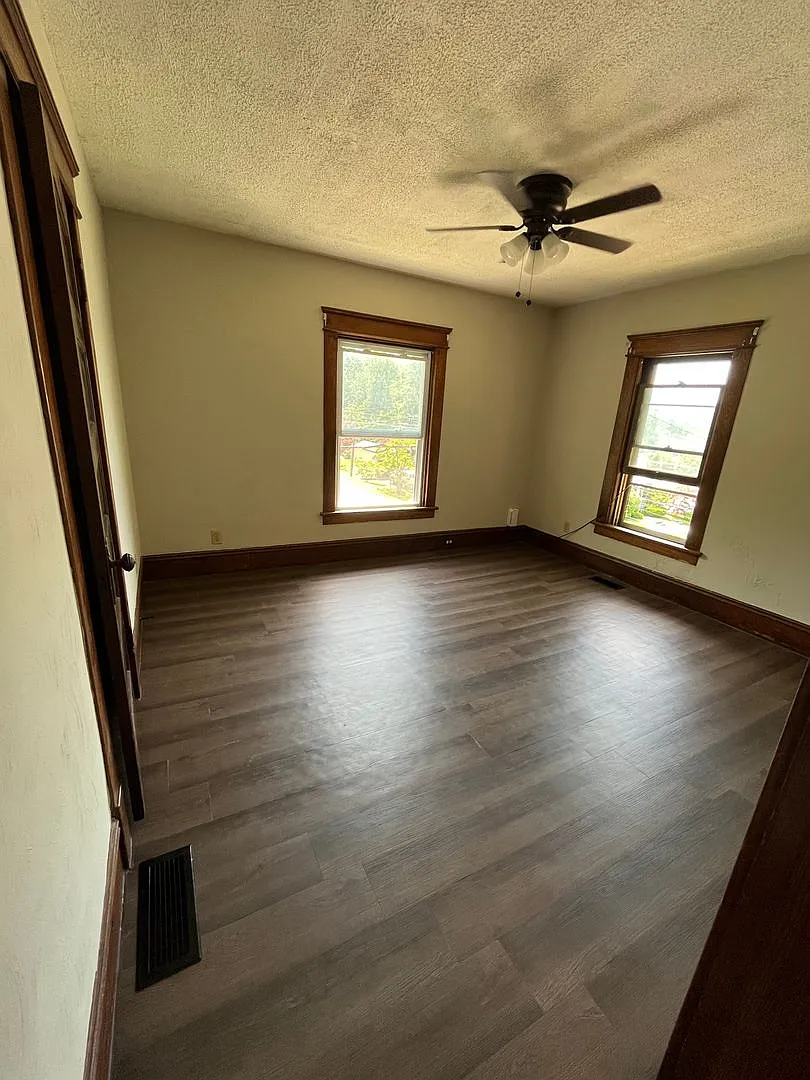 549 Pine Street — Photo 2