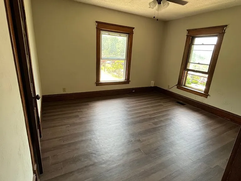 549 Pine Street — Photo 2