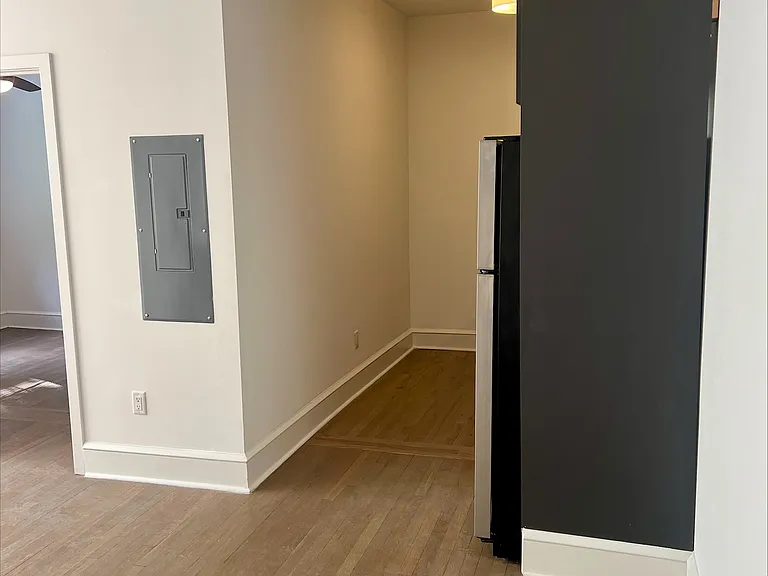 apt 208