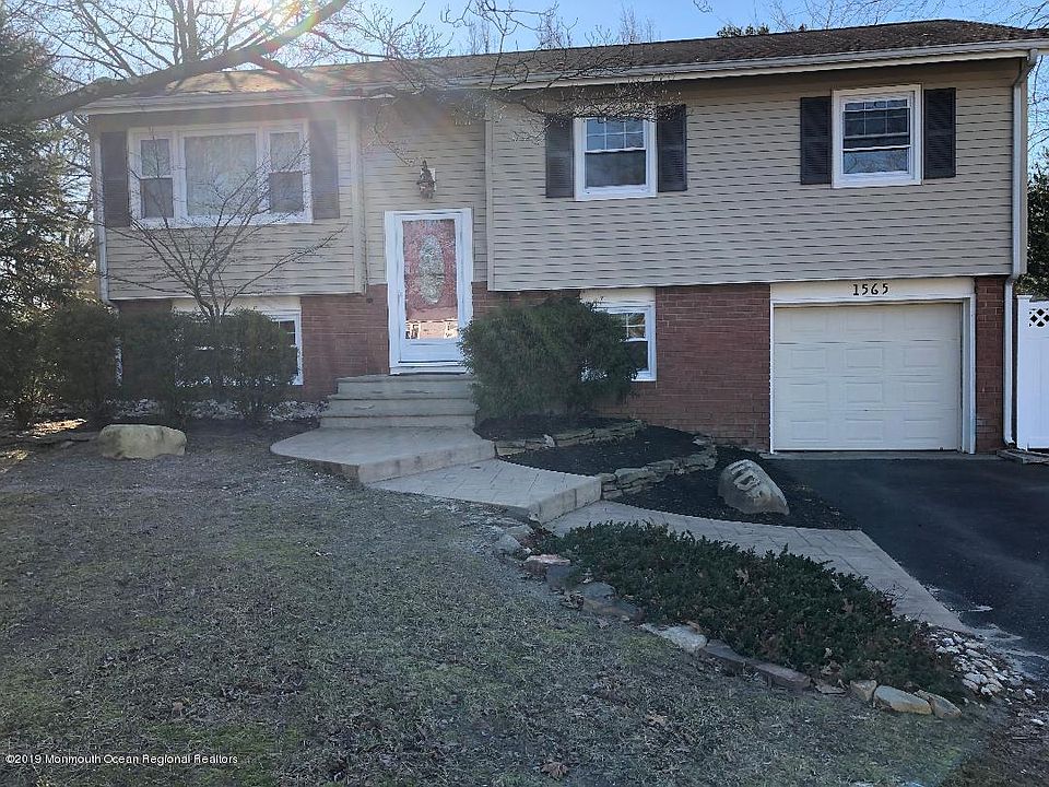 1st image of 1565 Windsor Ave