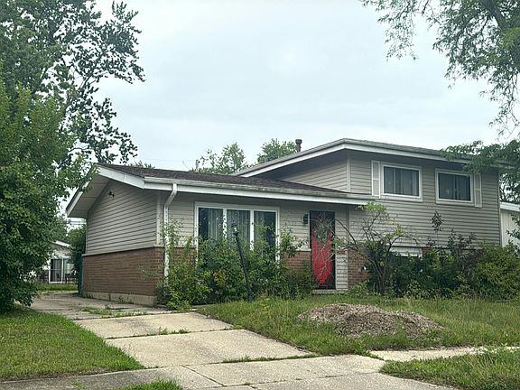3rd image of 223 Berry St