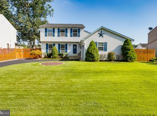 24 Brearly Dr, Sicklerville, NJ 08081
