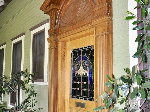 5th image of 700 Barretta St