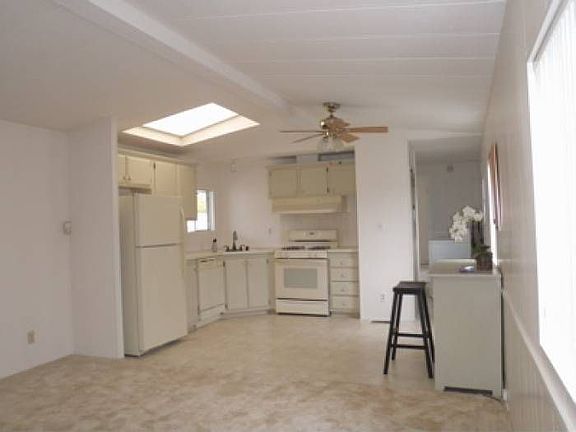 Living Room / Kitchen
