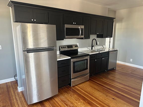4th image of 1665 Cranston St Floor 2