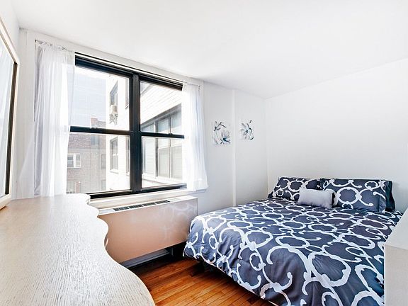 2nd image of 130 E 18th St APT 8R