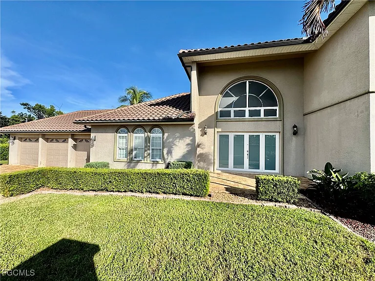 14370 McGregor Blvd — Photo 5