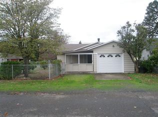 301 NW Zobrist St, Estacada, OR 97023