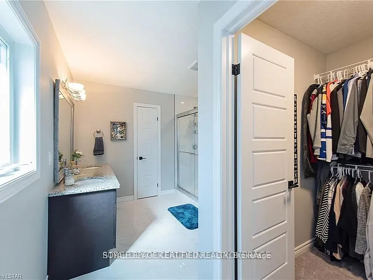 940 Reeves Ave — Photo 25