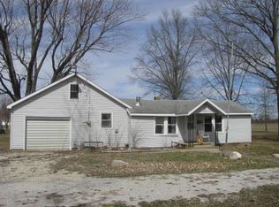 1268 Commercial St, Mason, IL 62443