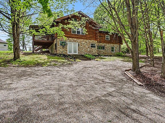 3rd image of 84 Royal Ct