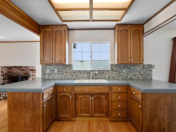 5th image of 141 De Anza Ct
