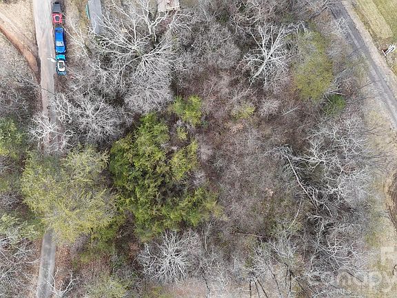 2nd image of 2 Kuykendall Ln