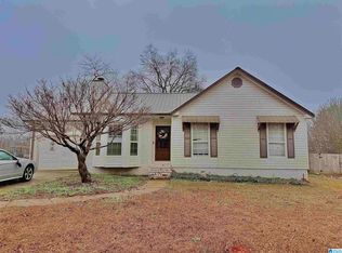 8425 Lanewood Cir, Leeds, AL 35094