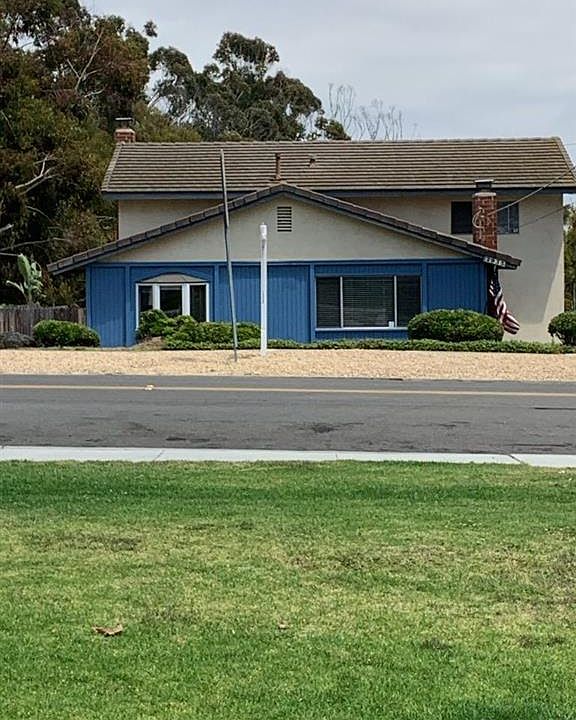 1st image of 2935 Mesa Dr