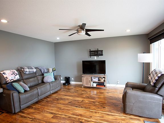 3rd image of 514 W Long Lane Dr