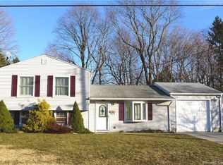 9 Crestwood Rd, Ansonia, CT 06401