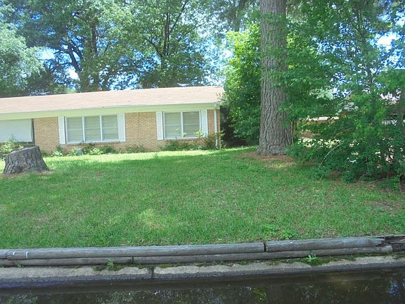 2nd image of 3602 Minden Ave