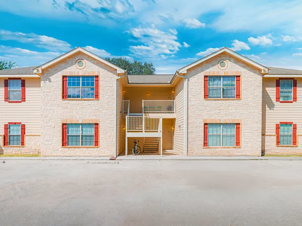 113 D L Vest Building 201, La Vernia, TX 78121