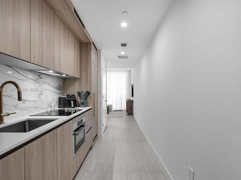 77 SE 5th St #2405 — Photo 7