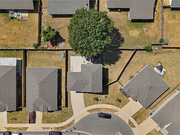 5th image of 2202 S 10th St