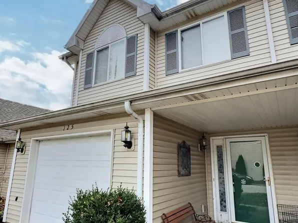 125 Beacon Dr, Hobart, IN 46342