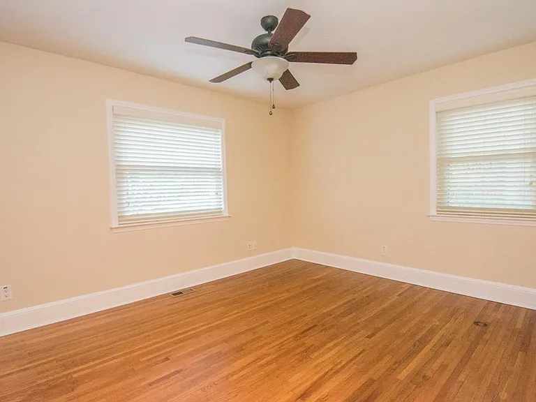1000 Jefferson Dr — Photo 15