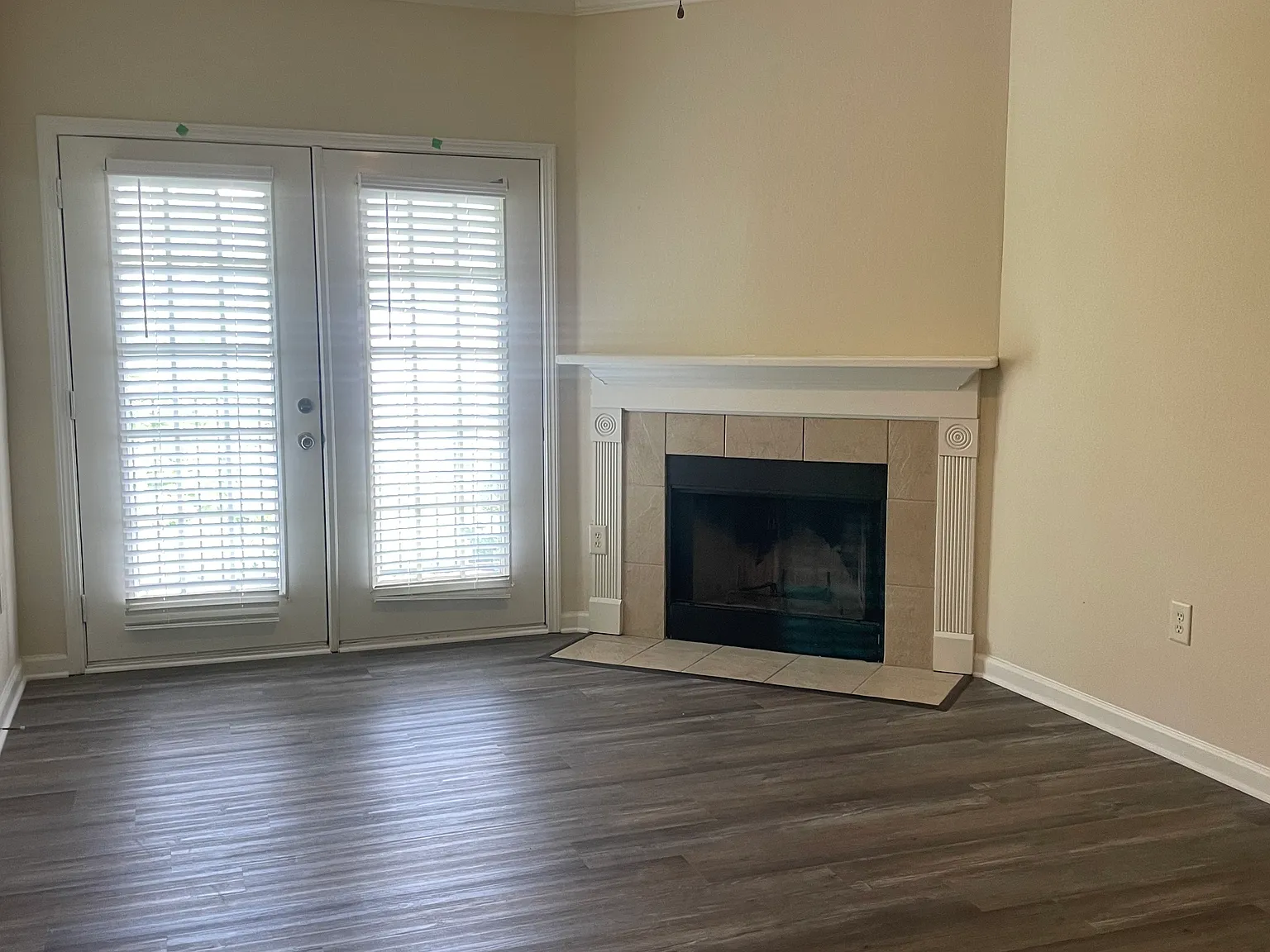 2 bed, 2.0 bath, 1049 sqft, $1,600 — Photo 1