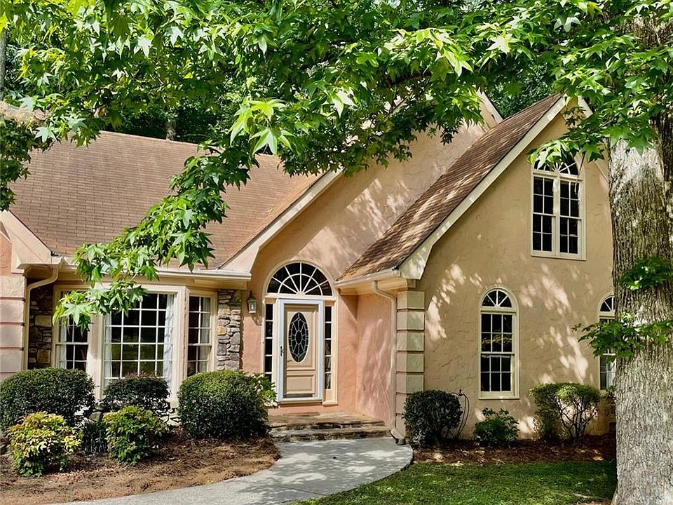 1st image of 1061 Chestnut Hill Cir SW