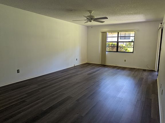 5th image of 4023 Bluff Oak Ct