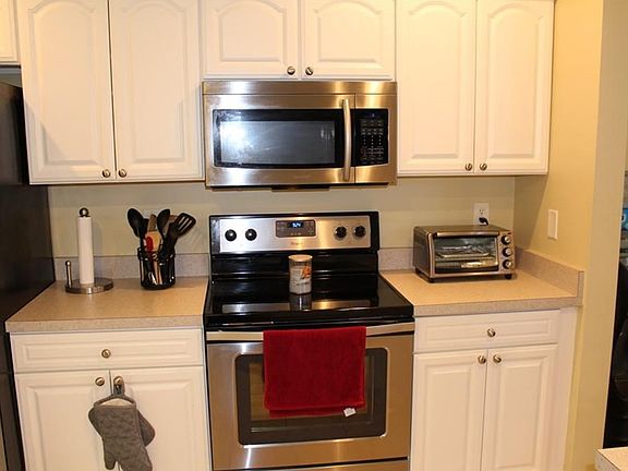 5th image of 6998 Salon Cir