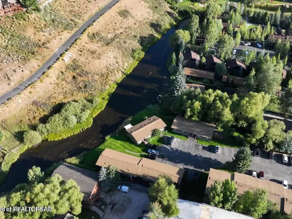 365 N Glenwood St APT H, Jackson, WY 83001