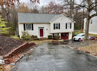 24 Plumosa Dr, Fredericksburg, VA 22405