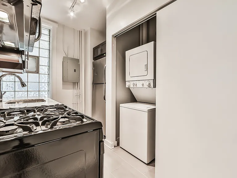 846 W Sheridan Rd #1 — Photo 5