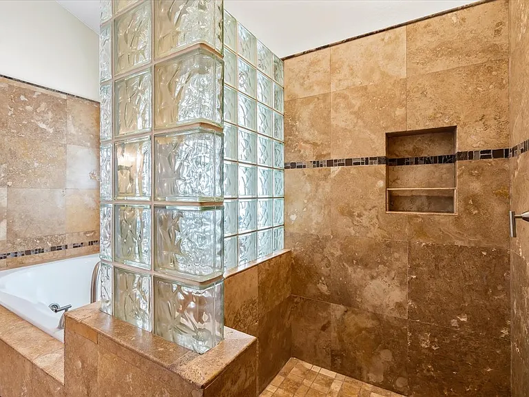 6252 E Beverly Ln — Photo 32