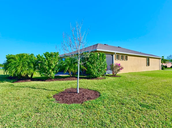 2295 Hawk River Drive SW, Vero Beach, FL 32962