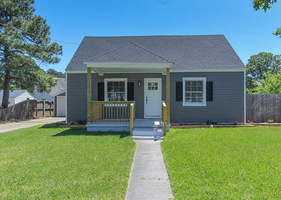 1st image of 423 Fresh Meadow Rd