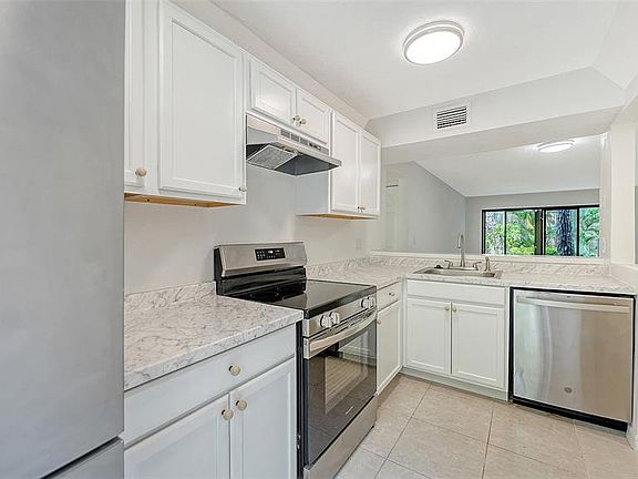 5th image of 1720 GLENHOUSE DRIVE #326